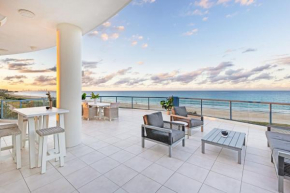 Oceanic unit 11, Surfers Paradise